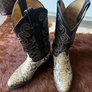 Vintage Tony Lama western snakeskin boots